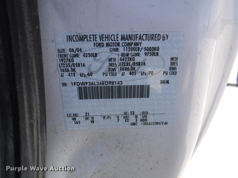 image for item DD0874 2004 Ford F350 Super Duty XL pickup truck cab and chassis