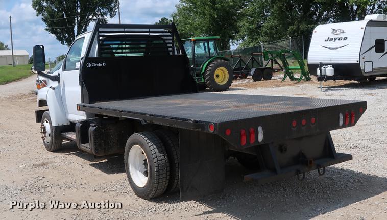 image for item DD1682 2004 GMC C5C042 flatbed truck