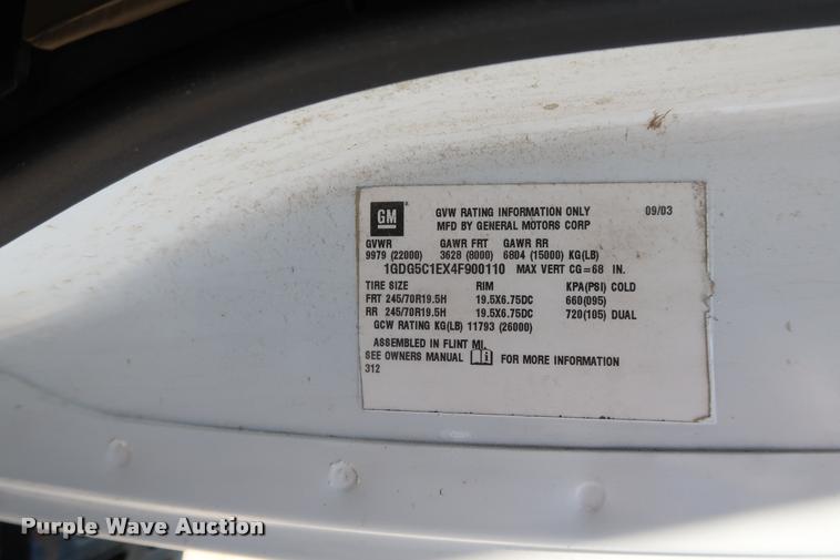 image for item DD1682 2004 GMC C5C042 flatbed truck