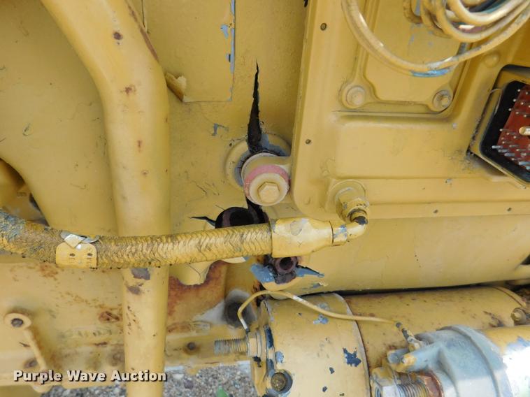 image for item DE9767 Caterpillar 3406 six cylinder turbo diesel engine core