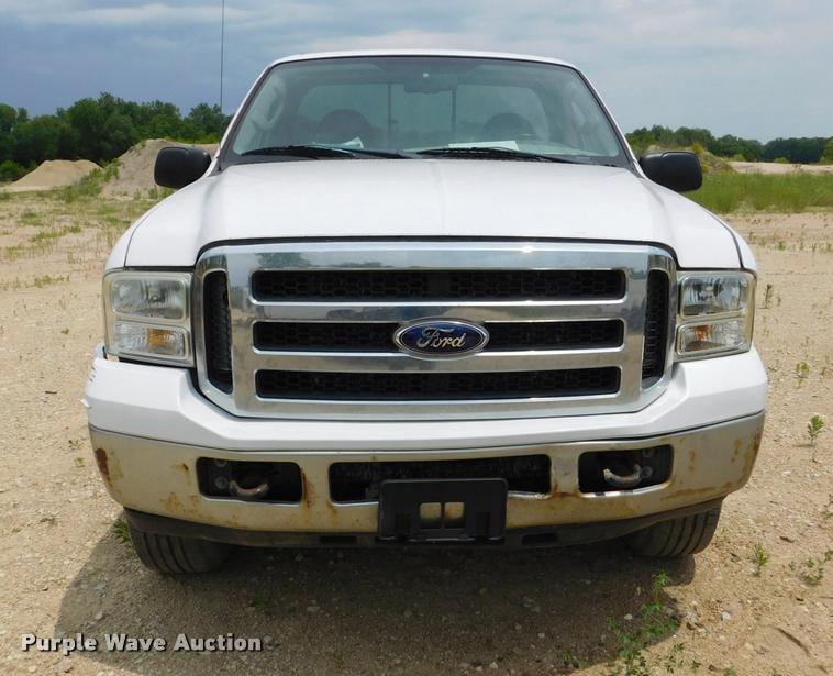 image for item DE9771 2006 Ford F250 Super Duty pickup truck