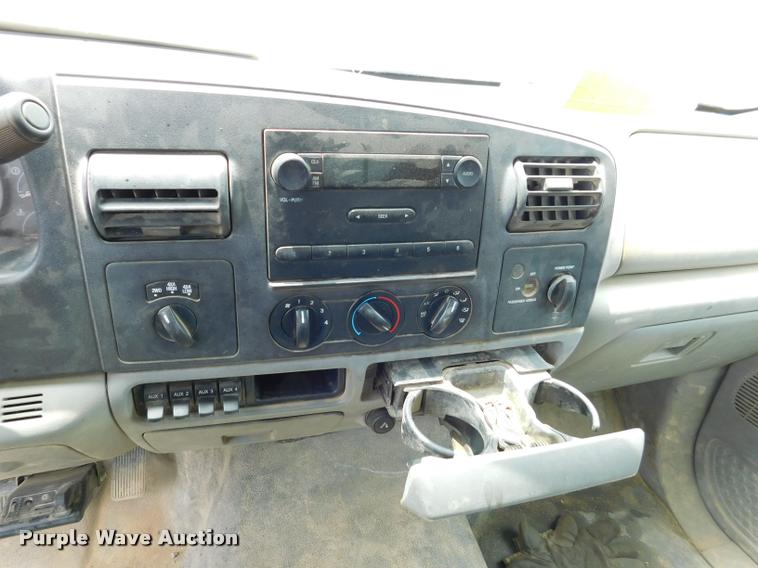 image for item DE9771 2006 Ford F250 Super Duty pickup truck