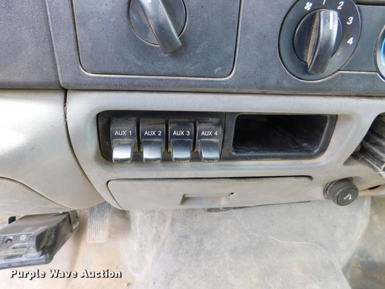 image for item DE9771 2006 Ford F250 Super Duty pickup truck