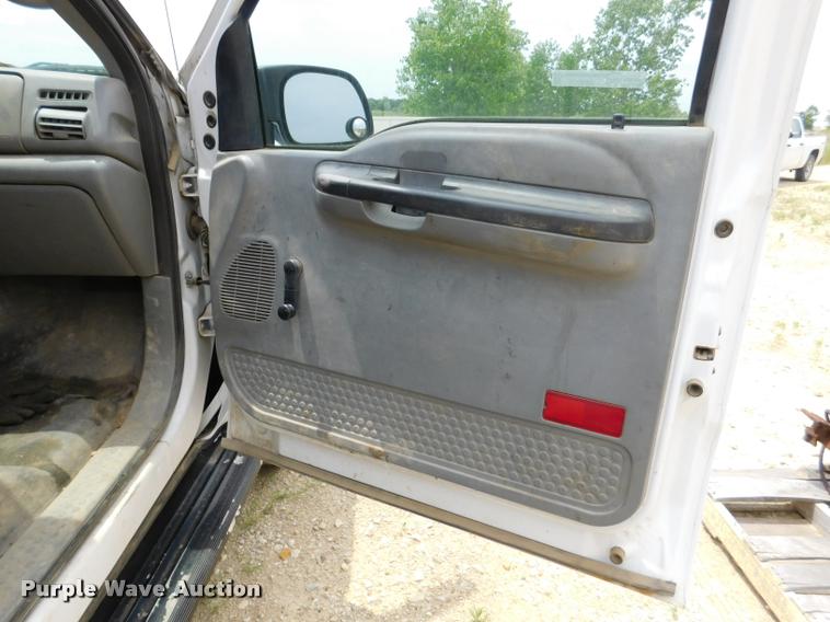 image for item DE9771 2006 Ford F250 Super Duty pickup truck