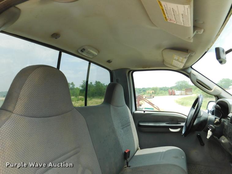 image for item DE9771 2006 Ford F250 Super Duty pickup truck