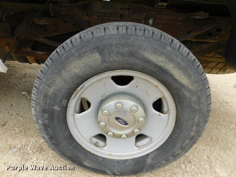 image for item DE9771 2006 Ford F250 Super Duty pickup truck