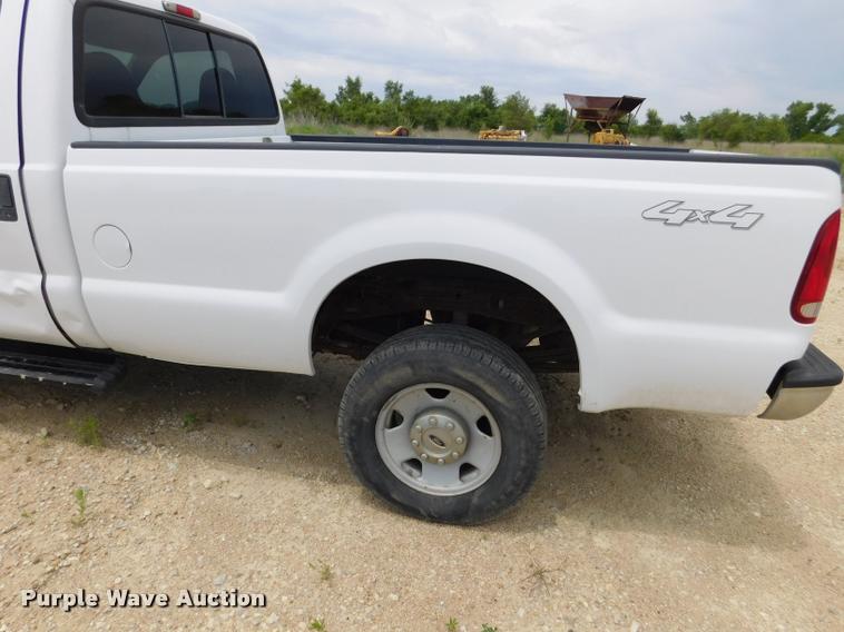 image for item DE9771 2006 Ford F250 Super Duty pickup truck