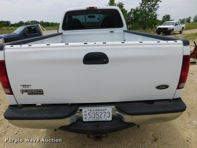 image for item DE9771 2006 Ford F250 Super Duty pickup truck