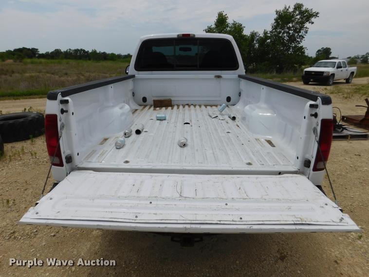 image for item DE9771 2006 Ford F250 Super Duty pickup truck
