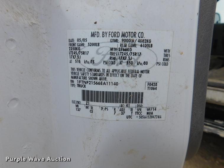 image for item DE9771 2006 Ford F250 Super Duty pickup truck