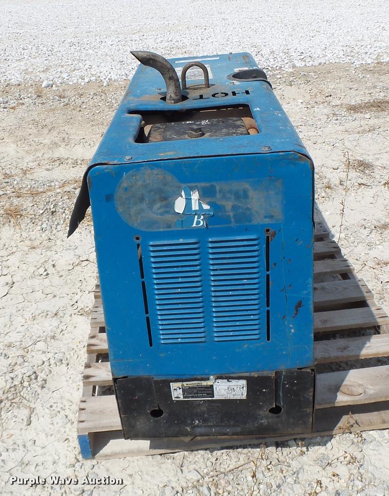 image for item DF9365 Miller Bobcat 225NT welder/generator