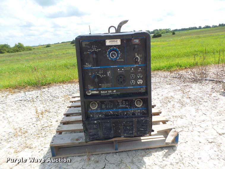 image for item DF9365 Miller Bobcat 225NT welder/generator