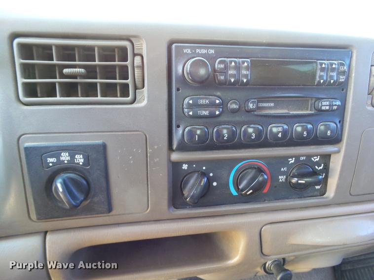 image for item DH9331 2000 Ford F250 Super Duty Crew Cab pickup truck