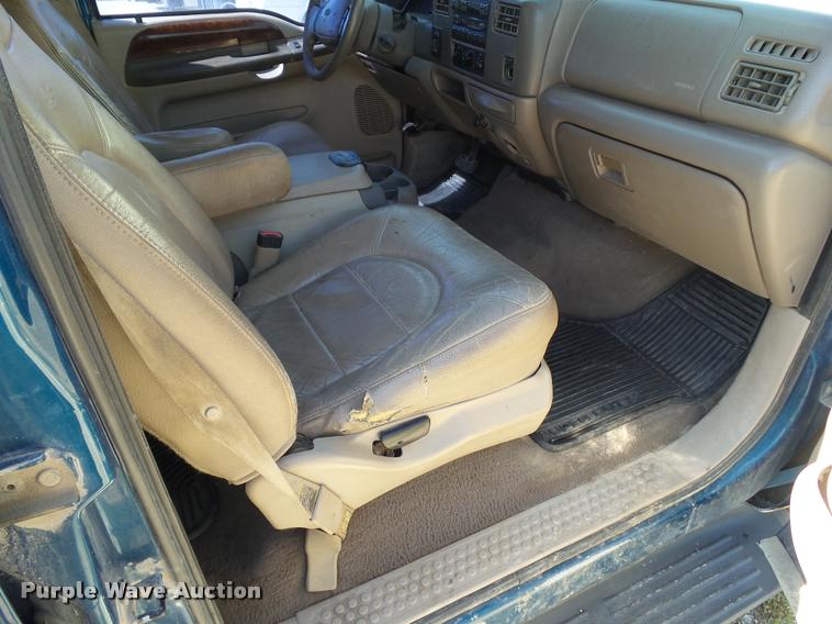 image for item DH9331 2000 Ford F250 Super Duty Crew Cab pickup truck