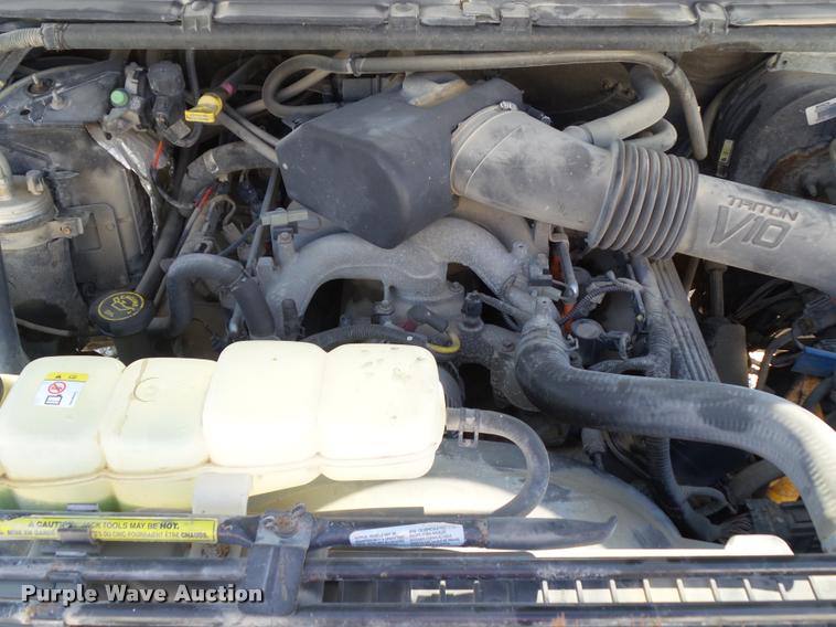 image for item DH9331 2000 Ford F250 Super Duty Crew Cab pickup truck