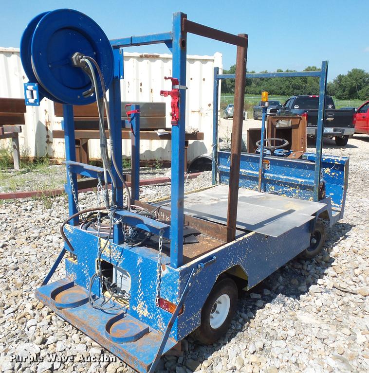 image for item DK9321 2000 Cushman Titan 3000 utility cart