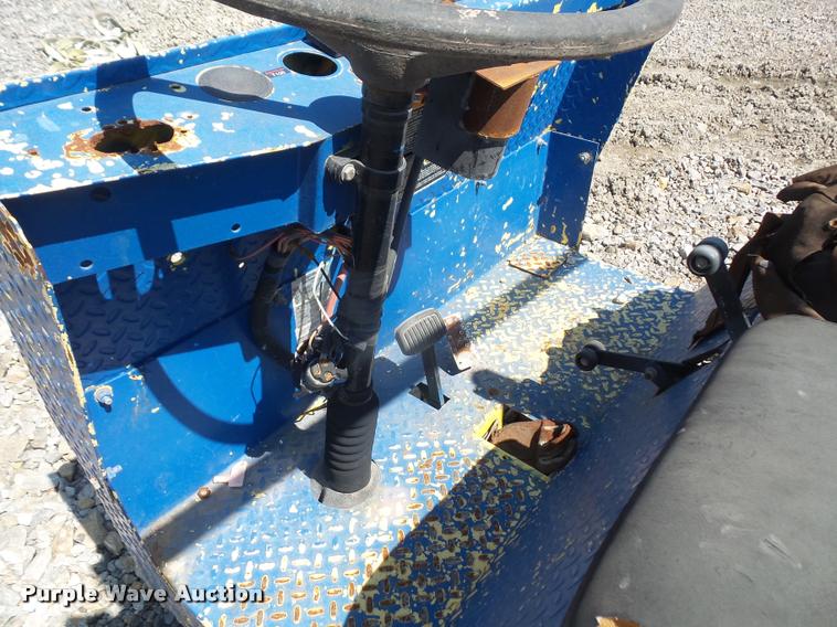 image for item DK9321 2000 Cushman Titan 3000 utility cart