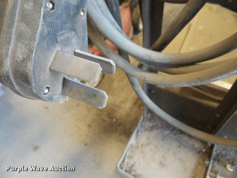 image for item DK9330 Miller 33A/BP tig welder