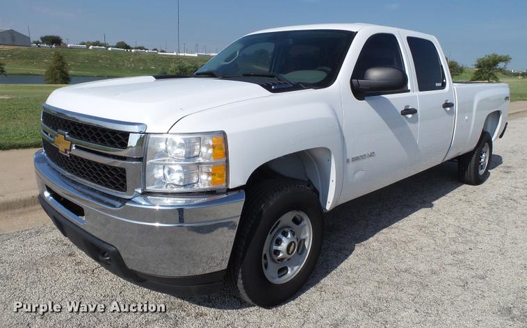 image for item DL9030 2013 Chevrolet Silverado 2500 HD Crew Cab pickup truck