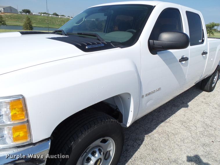 image for item DL9030 2013 Chevrolet Silverado 2500 HD Crew Cab pickup truck