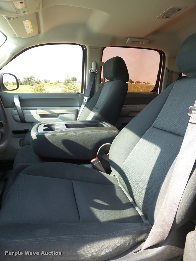 image for item DL9030 2013 Chevrolet Silverado 2500 HD Crew Cab pickup truck