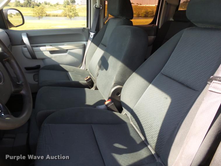 image for item DL9030 2013 Chevrolet Silverado 2500 HD Crew Cab pickup truck