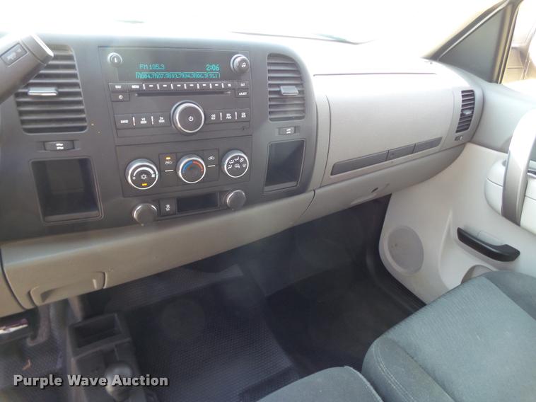 image for item DL9030 2013 Chevrolet Silverado 2500 HD Crew Cab pickup truck