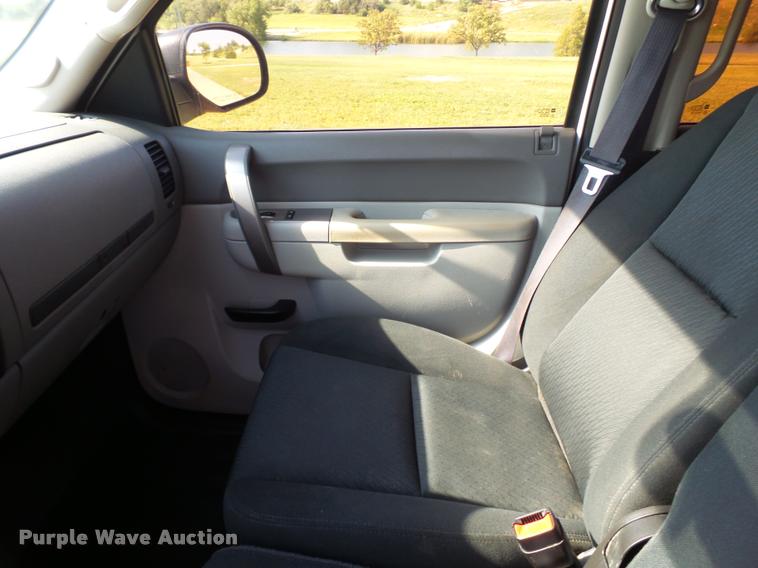 image for item DL9030 2013 Chevrolet Silverado 2500 HD Crew Cab pickup truck