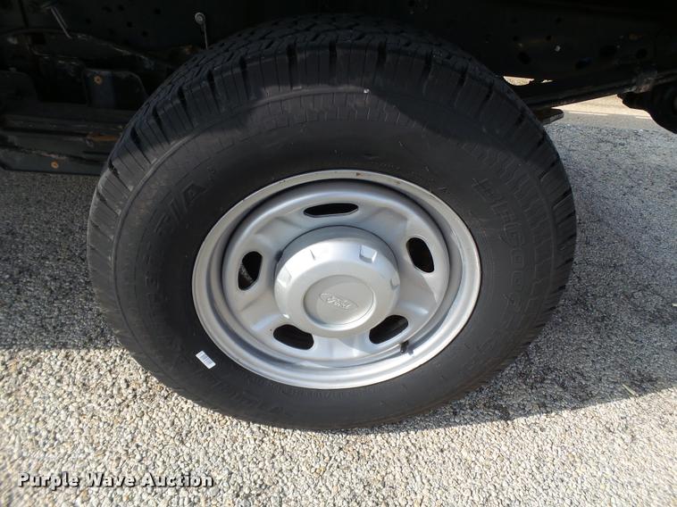 image for item DL9032 2014 Ford F250 Super Duty SuperCab flatbed pickup truck