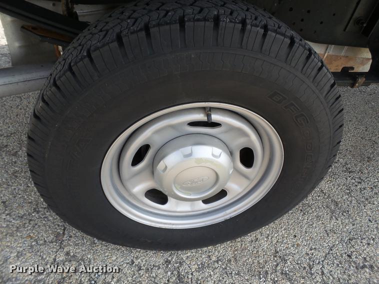 image for item DL9032 2014 Ford F250 Super Duty SuperCab flatbed pickup truck