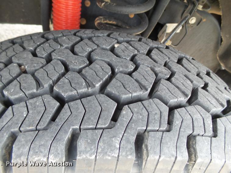 image for item DL9032 2014 Ford F250 Super Duty SuperCab flatbed pickup truck