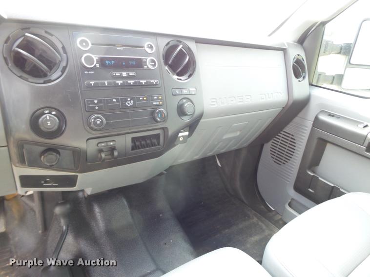 image for item DL9032 2014 Ford F250 Super Duty SuperCab flatbed pickup truck