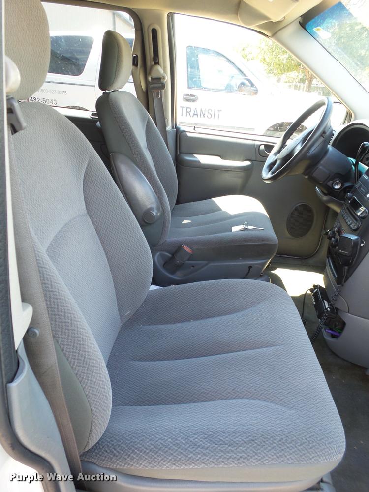image for item DL9033 2007 Dodge Grand Caravan van