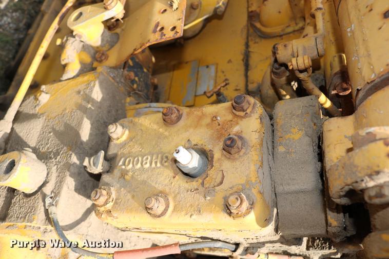 image for item DM9295 Caterpillar D315 four cylinder diesel engine