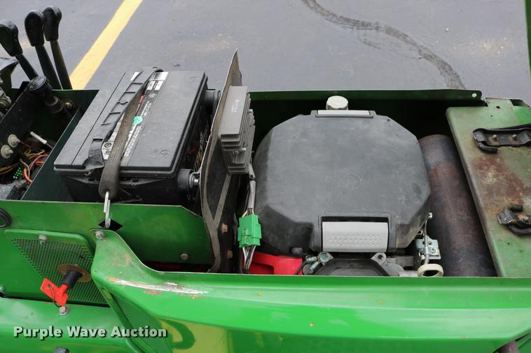 image for item DM9301 1986 John Deere 420 lawn mower