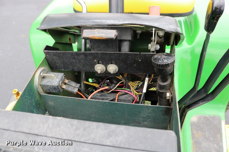 image for item DM9301 1986 John Deere 420 lawn mower