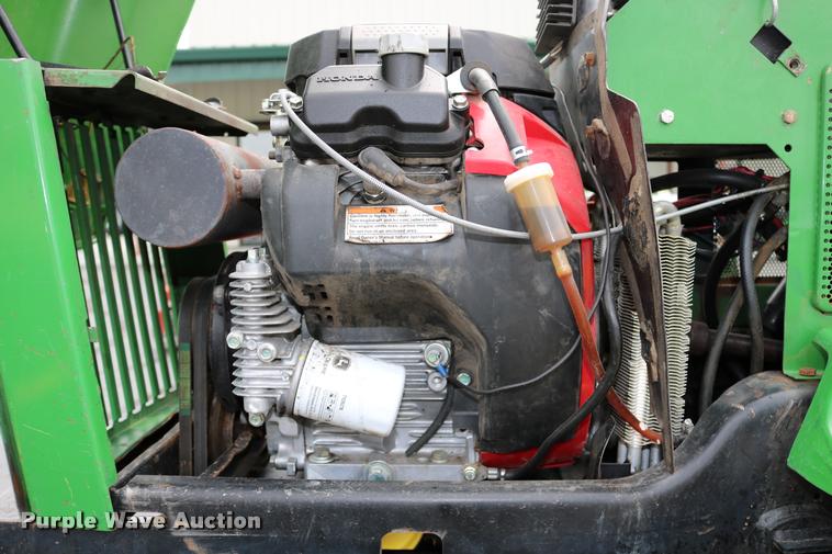 image for item DM9301 1986 John Deere 420 lawn mower