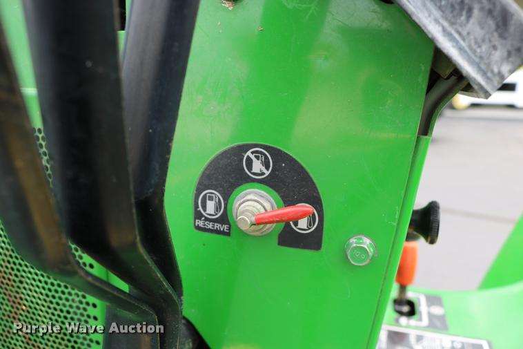 image for item DM9301 1986 John Deere 420 lawn mower