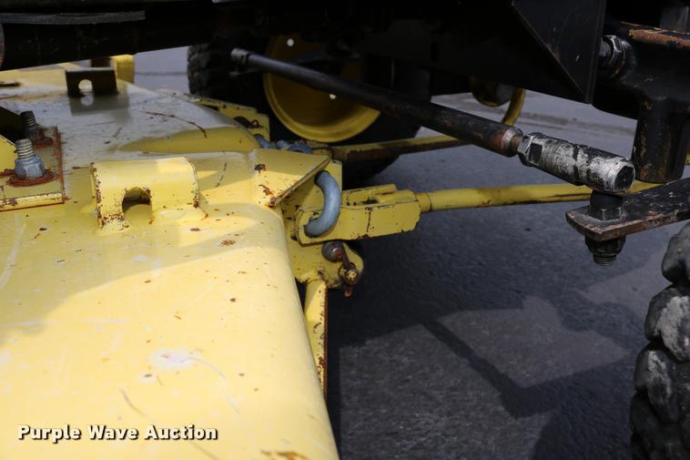 image for item DM9301 1986 John Deere 420 lawn mower