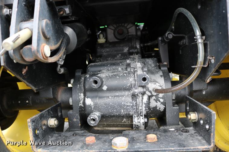 image for item DM9301 1986 John Deere 420 lawn mower