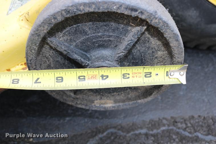 image for item DM9301 1986 John Deere 420 lawn mower