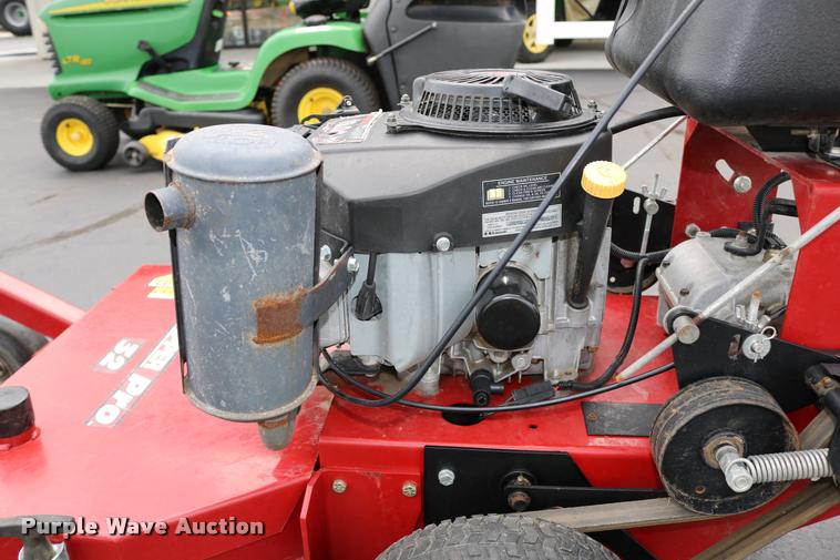 image for item DM9302 Snapper Pro 32 lawn mower