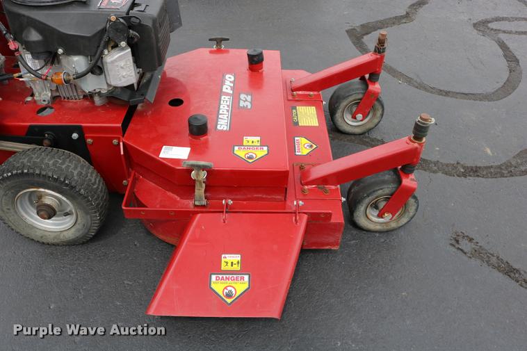 image for item DM9302 Snapper Pro 32 lawn mower