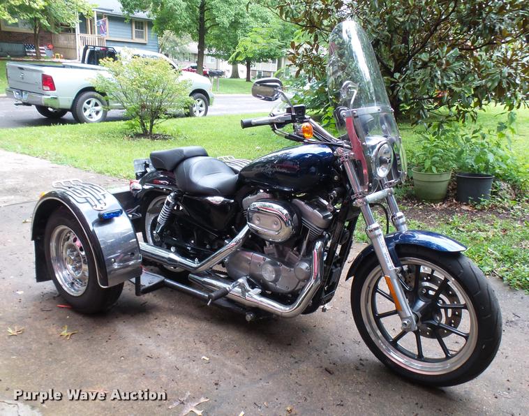 image for item DP9728 2013 Harley Davidson XL883L motorcycle with Voyager tricycle kit