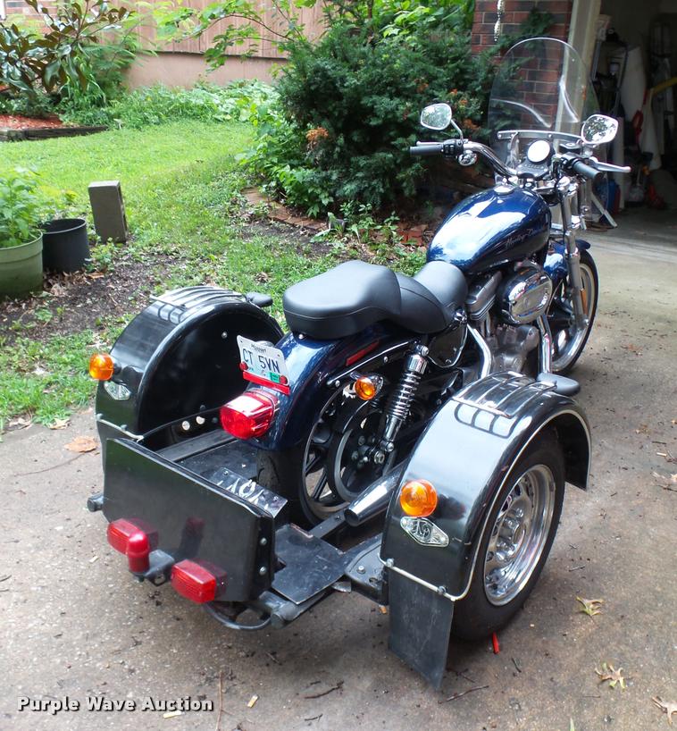 image for item DP9728 2013 Harley Davidson XL883L motorcycle with Voyager tricycle kit