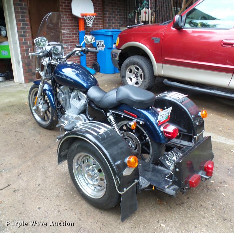 image for item DP9728 2013 Harley Davidson XL883L motorcycle with Voyager tricycle kit