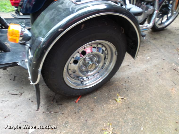 image for item DP9728 2013 Harley Davidson XL883L motorcycle with Voyager tricycle kit