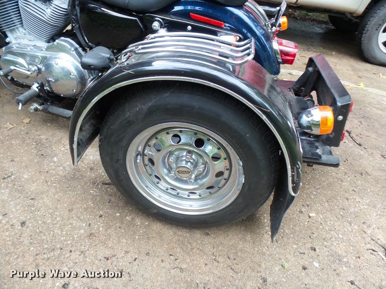 image for item DP9728 2013 Harley Davidson XL883L motorcycle with Voyager tricycle kit