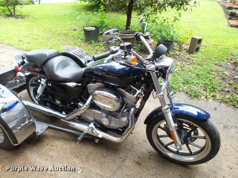 image for item DP9728 2013 Harley Davidson XL883L motorcycle with Voyager tricycle kit