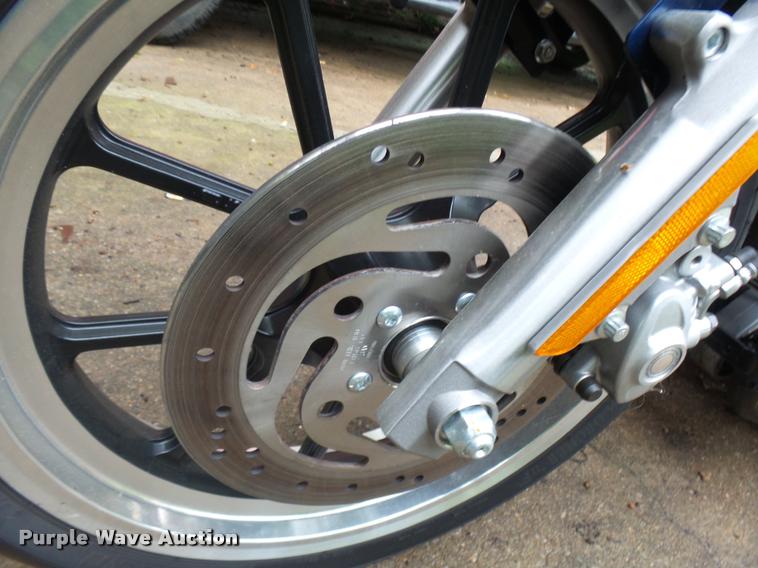 image for item DP9728 2013 Harley Davidson XL883L motorcycle with Voyager tricycle kit